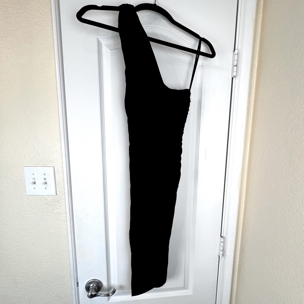Alice + Olivia by Stacy Bendet Black Ruched Dress Size 4